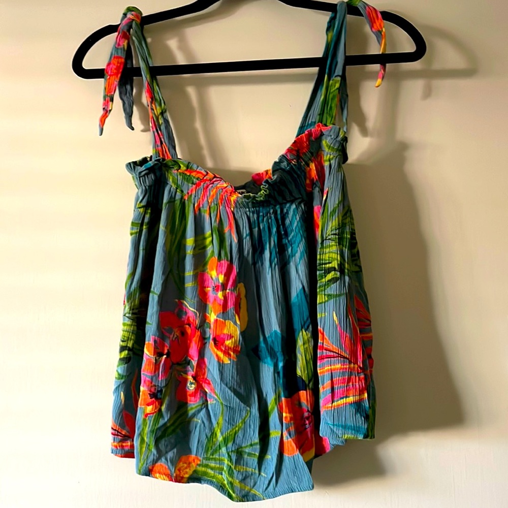 Billabong floral tank